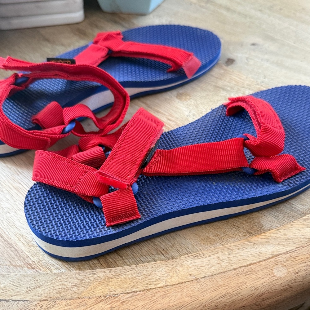 Teva Women's Red and Blue Sandals USA colorway - Picture 4 of 4